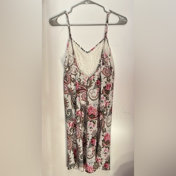 Victoria's Secret GOLD TAG VINTAGE Multicolor Floral Lace Trim Slip Size Medium - Picture 3 of 3